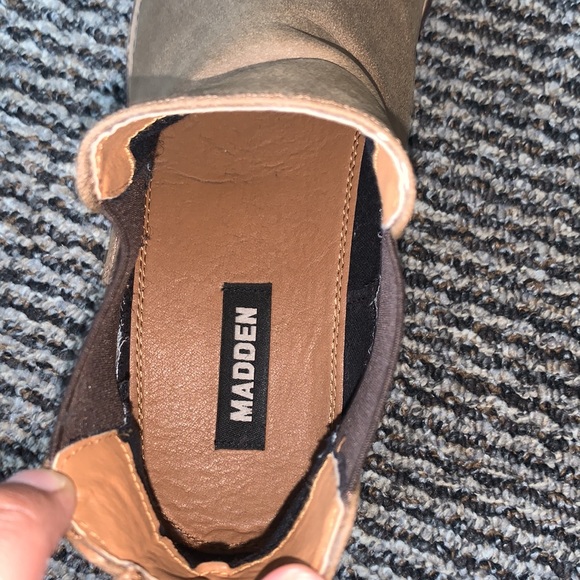 Steve Madden Chelsea boot size 12 - Picture 6 of 7